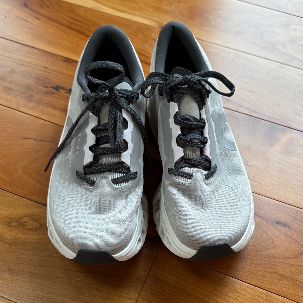 On Running Cloudmonster Running Shoes - Light Gray - Picture 2 of 5
